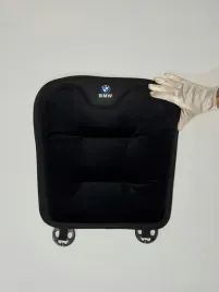 mata-ochronna-siedzenie-z-logo-bmw-poduszka-na-fotel-welur-czarny