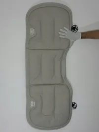 mata-ochronna-z-logo-audi-pokrowce-siedzenie-tylne-na-fotele-bezowy