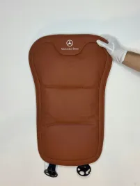 pokrowiec-oparcie-logo-mercedes-na-fotele-mata-uniwersalna-skorapomarancz