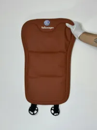 pokrowiec-oparcie-logo-volkswagen-fotele-mata-uniwersalnaskorapomarancz