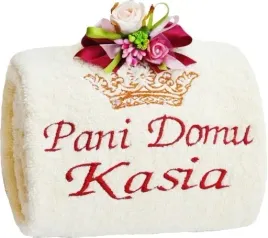 prezent-na-dzien-kobiet-recznik-z-twoim-haftem
