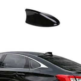 antena-samochodowa-fm-am-typu-pletwa-rekina-ze-wzmacniaczem-czarna