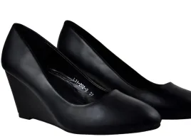 eleganckie-klasyczne-czolenka-na-koturnie-czarne-r36