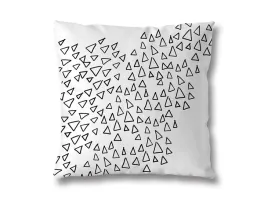 poszewka-dekoracyjna-triangle-bandw-40x40cm-od-miss-lucy-prestige