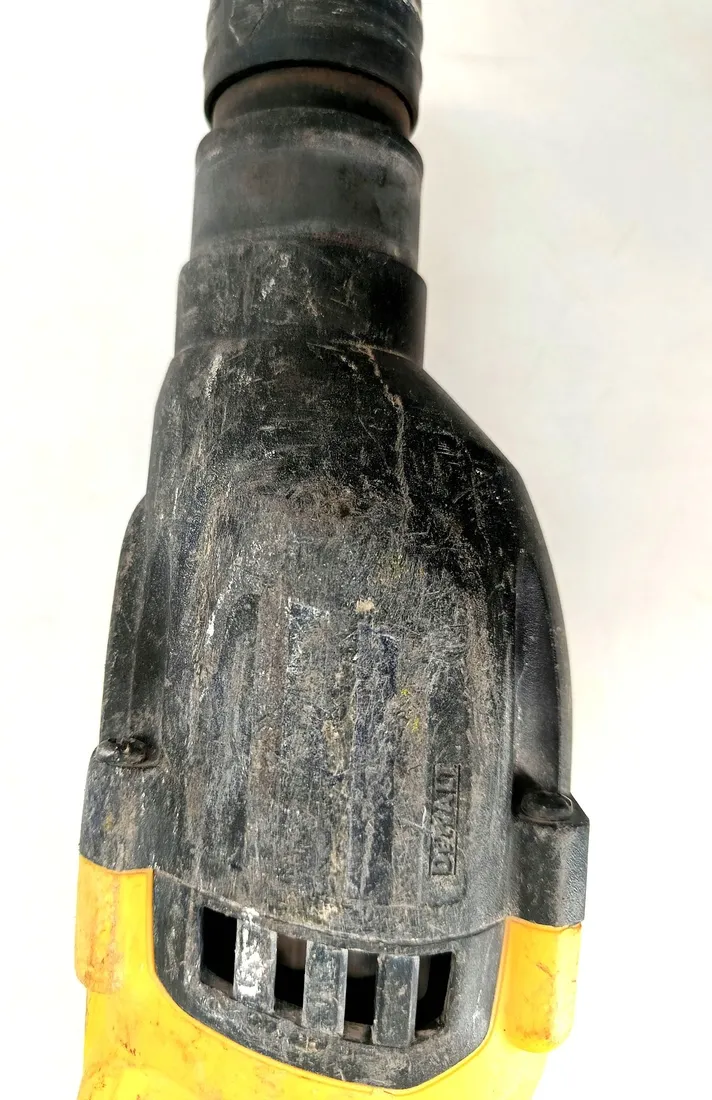 mlotowiertarka-dewalt-dch033-18v-sds-plus-2-0j-stan-powystawowy