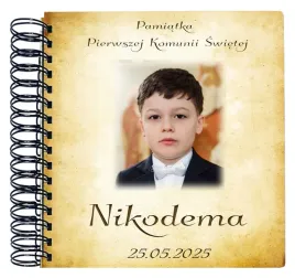 album-drewniany-kwadratowy-z-nadrukowanym-twoim-zdjeciem-i-komunia-swieta