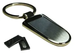 personalizowany-brelok-z-twoim-grawerem-napis-logo-opakowanie