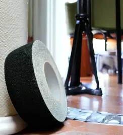 tasma-antyposlizgowa-50mm-12m-na-schody-czarna-paper-tech