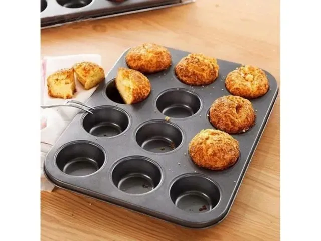 blacha-forma-do-pieczenia-babeczek-muffinki-12-sztuk