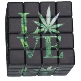 mlynek-do-mielenia-tytoniu-suszu-w-ksztalcie-kostki-rubika-love-marihuana