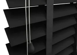 zaluzje-czarny-drewniane-50mm-250x230