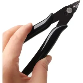 szczypce-plaskie-do-przewodow-130mm