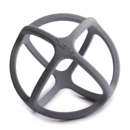 mushie-silikonowy-gryzak-sensoryczny-3d-ball-dove-gray