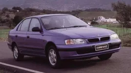 toyota-carina-e-blotnik-lewy-przod-1992-1997-austria
