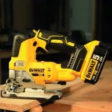 dewalt-wyrzynarka-18v-2x50ah-dcs334p2-glebokosc-ciecia-w-metalu-10-mm