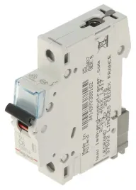 wylacznik-nadpradowy-le-403430-jednofazowy-6-a-typ-c-legrand
