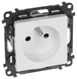 gniazdo-pojedyncze-le-753180-valena-life-230-v-16-a-legrand