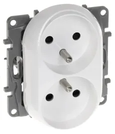 gniazdo-podwojne-le-764542-niloe-230-v-16-a-legrand