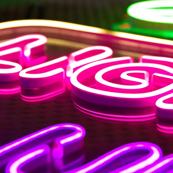 neon-eko-flex-rozowy-6-12-5m-moc-5-w