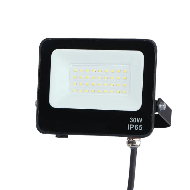 naswietlacz-led-30w-4000k-stopien-ochrony-ip-ip65