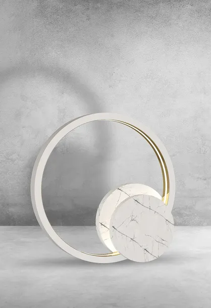 lampa-stojaca-cassiopeia-85w-led-kolor-bialy-odcienie-zoltego-i-zlota