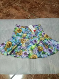 mini-spodnica-w-kwiaty-i-monety-fioletowa-l