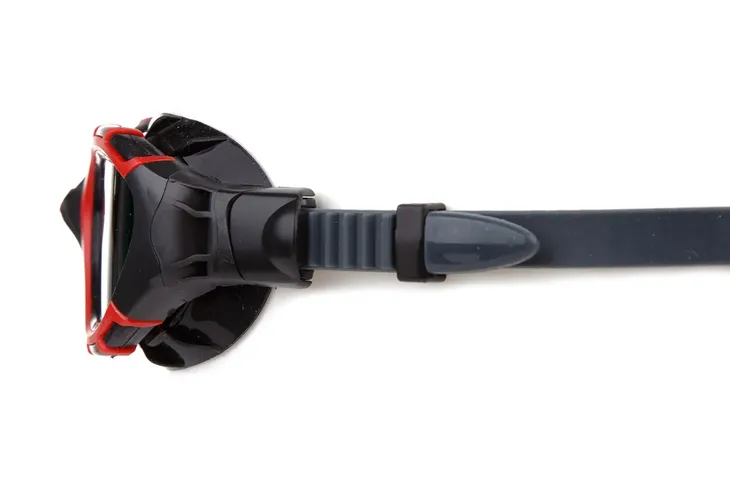 zoggs-okulary-predator-flex-polarized-czarno-czerwone-plec-produkt-uniseks
