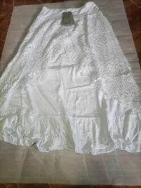 spodnica-z-koronkowa-naszywka-biala-l-xl