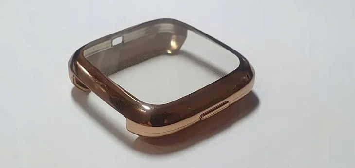 etui-silikonowe-do-fitbit-versa-2-kolor-zloty