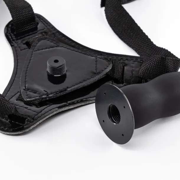 crushious-snapper-strap-on-black