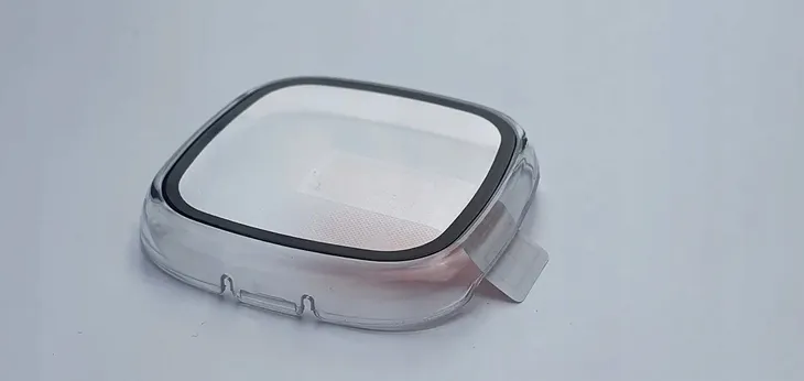 pelne-etui-szklo-do-fitbit-sense-kolor-bezbarwny