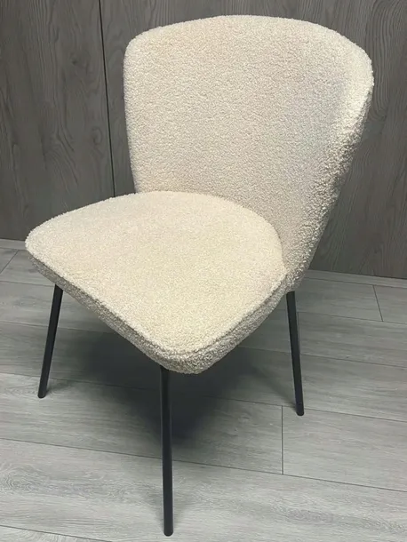 krzeslo-tapicerowane-teddy-beige-lugano-liczba-krzesel-w-zestawie-1