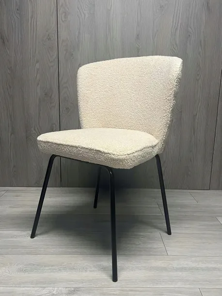 krzeslo-tapicerowane-teddy-beige-lugano-glebokosc-mebla-50-cm