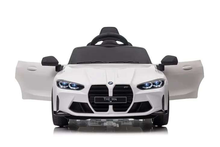 auto-na-akumulator-bmw-m4-biale