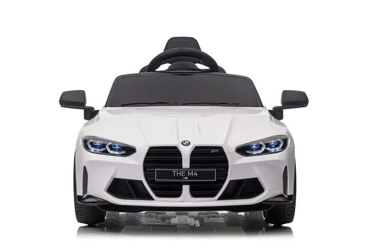 auto-na-akumulator-bmw-m4-biale