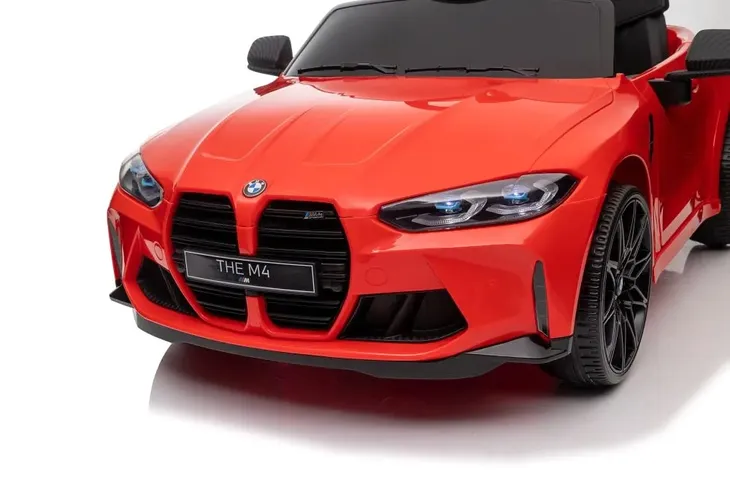 auto-na-akumulator-bmw-m4-czerwone