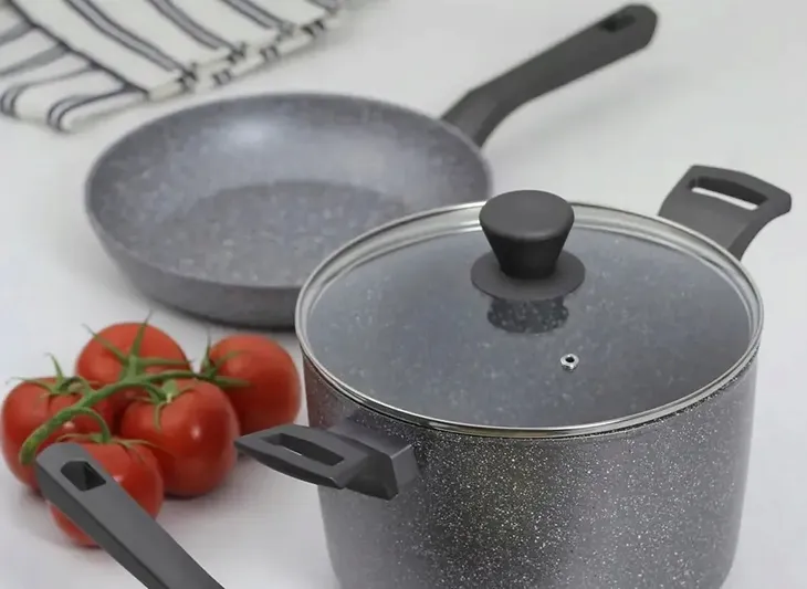 am-silverstone-patelnia-20cm-powloka-non-stick-nieprzywierajaca