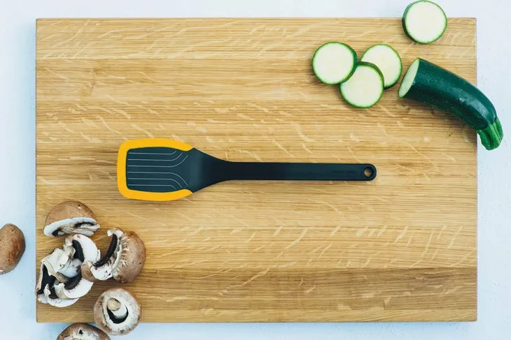 szpatula-fiskars-waga-z-opakowaniem-0-078-kg