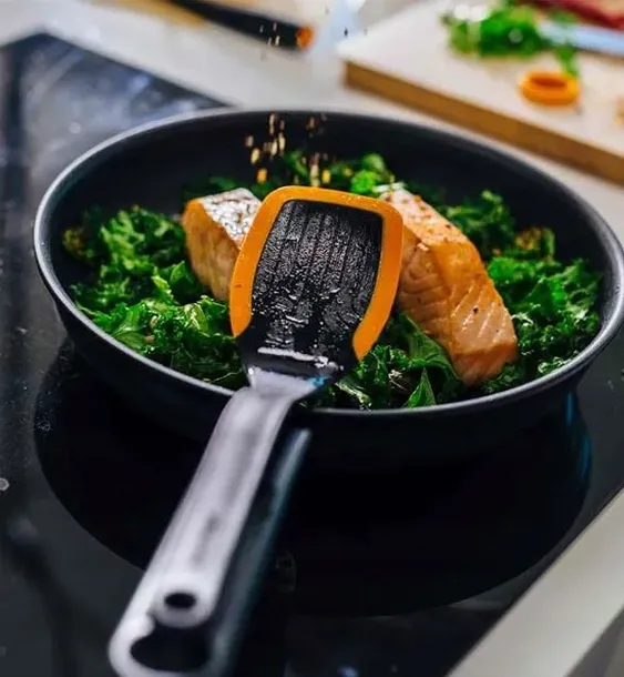 szpatula-fiskars-stan-nowy-waga-z-opakowaniem-0-078-kg