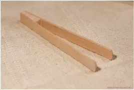 szczypce-drewniane-20-cm-1-szt