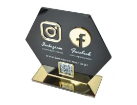 statuetka-z-plexi-social-media-z-nadrukiem-uv-i-zlotymi-elementami