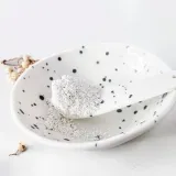glinka-biala-marka-koi-cosmetics