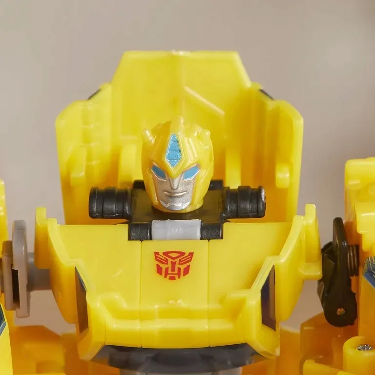 transformers-cyberverse-warrior-bumblebee-e7084-stan-nowy