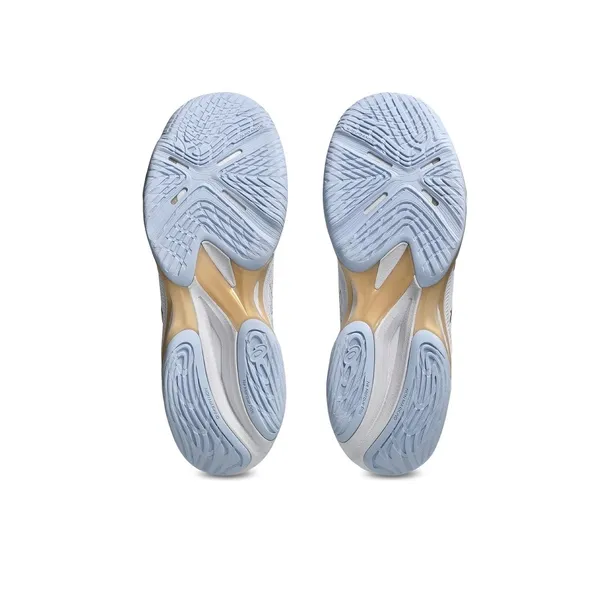 1052a083102-marka-asics