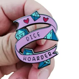 metalowa-przypinka-rpg-dnd-dice-hoarder