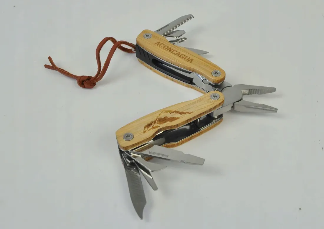 narzedzie-wielofunkcyjne-multitool-logo-grawer-stan-nowy