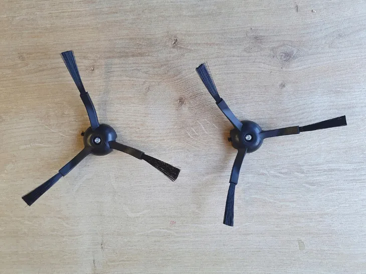 szczotki-boczne-do-roborock-s50-s55-czarne-kod-producenta-5904041738395