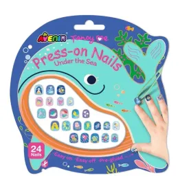 naklejki-na-paznokcie-pod-woda