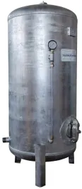 hydrofor-zbiornik-200l-ocynkowany-z-osprzetem-6bar-hydroforowy