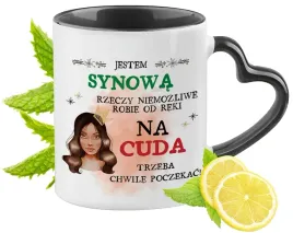 dla-synowej-kubek-czarny-z-uszkiem-w-ksztalcie-serca-na-prezent-z-nadrukiem